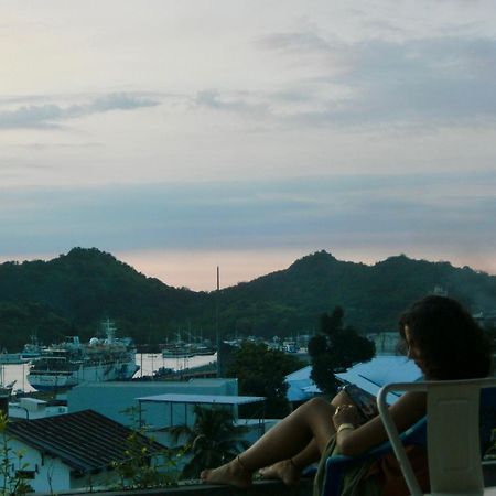 De Nata Hostel Labuan Bajo Exterior photo
